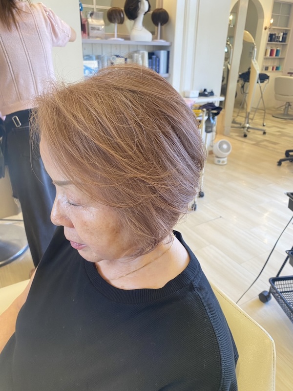 白髪も明るくオシャレ