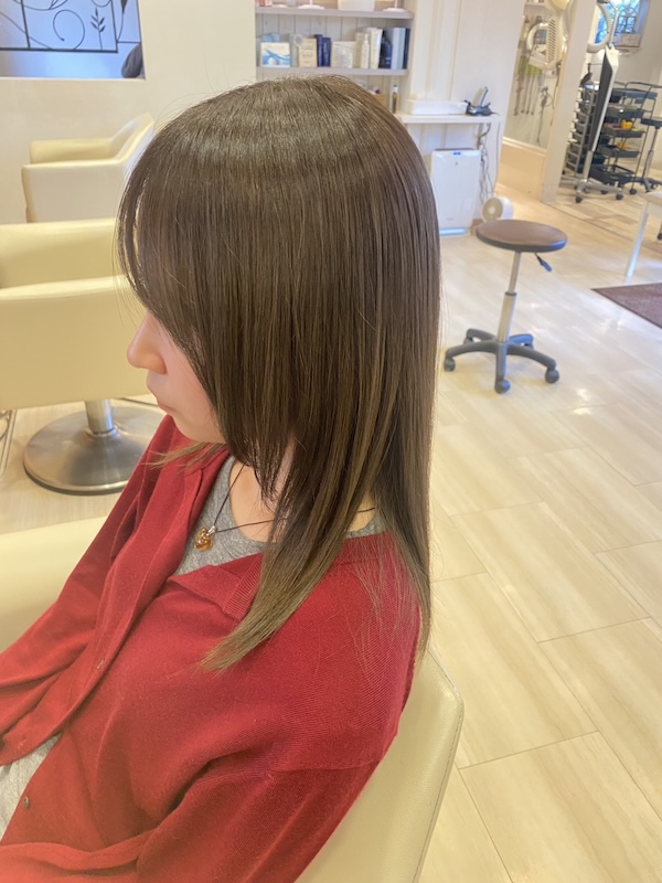 ツヤツヤオリーブベージュ