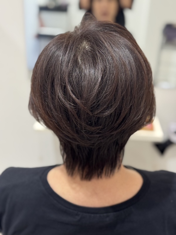 ショートスタイルの女性