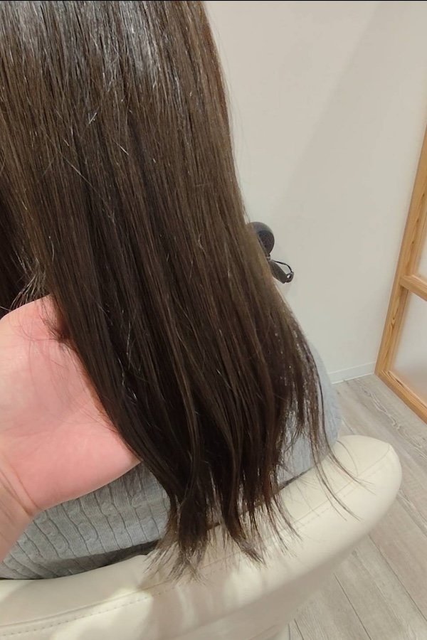 カーキグレージュ