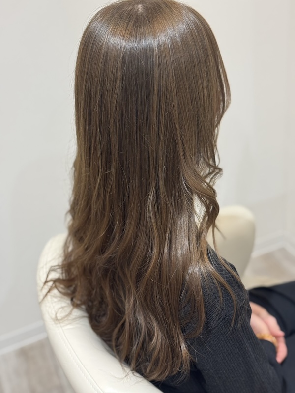 透け感のあるアッシュカラー