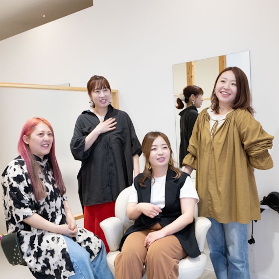 女性スタッフ