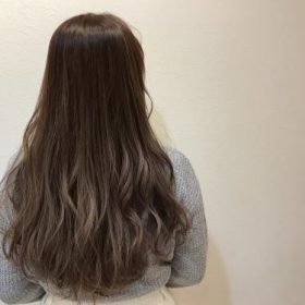 ロングヘアの女性